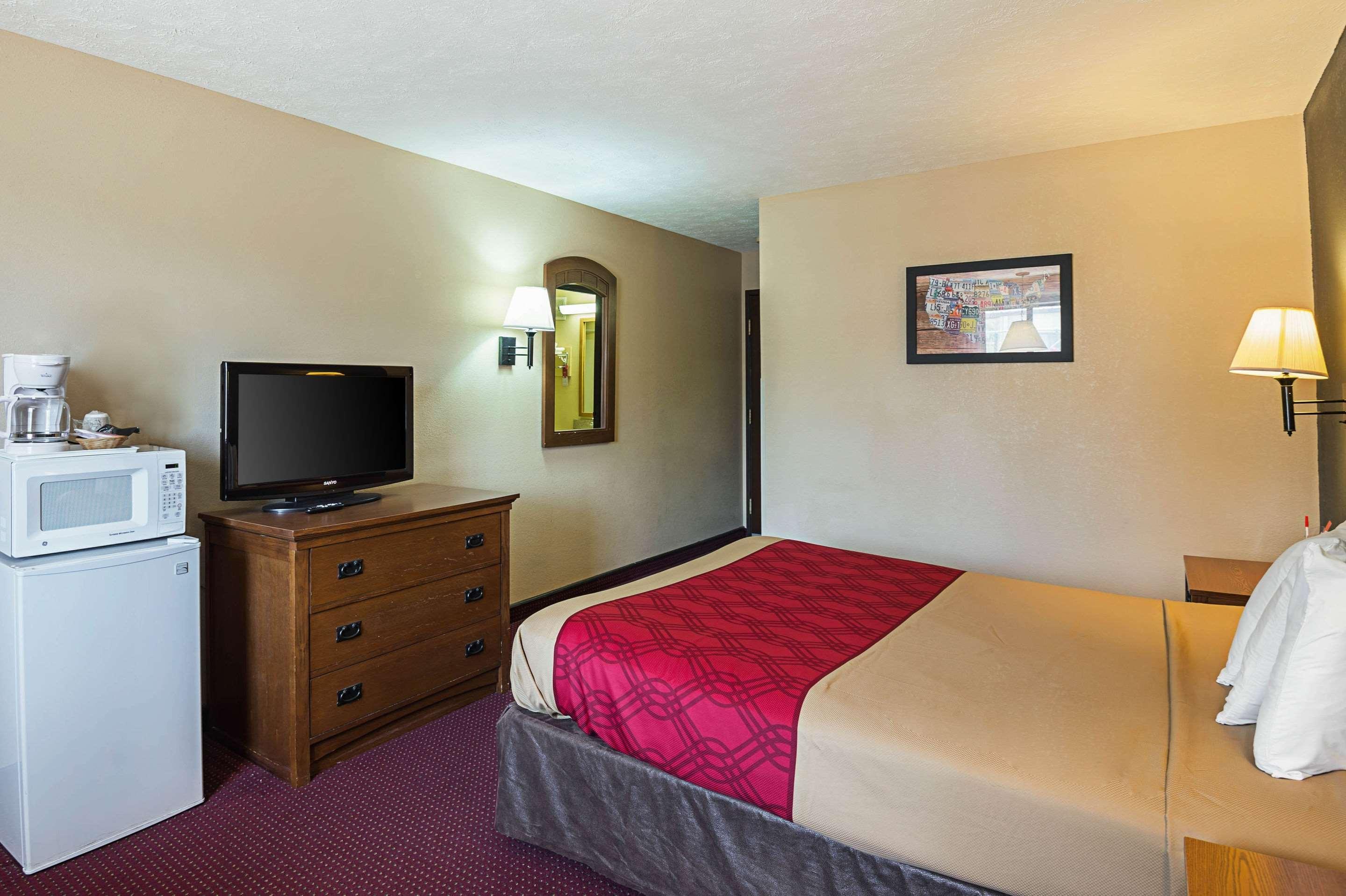 Econo Lodge Junction City I-70 Near Fort Riley Exterior foto