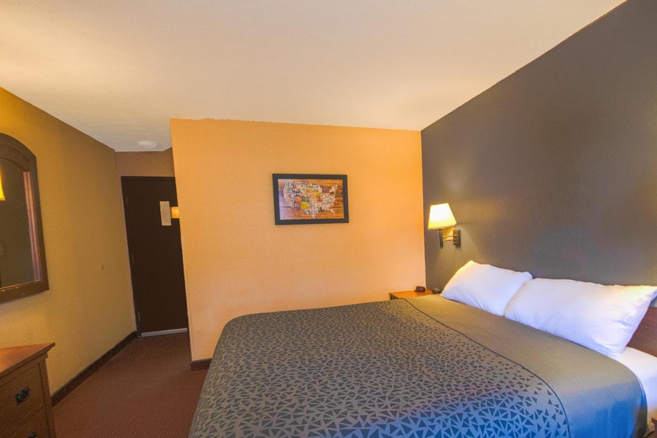 Econo Lodge Junction City I-70 Near Fort Riley Exterior foto