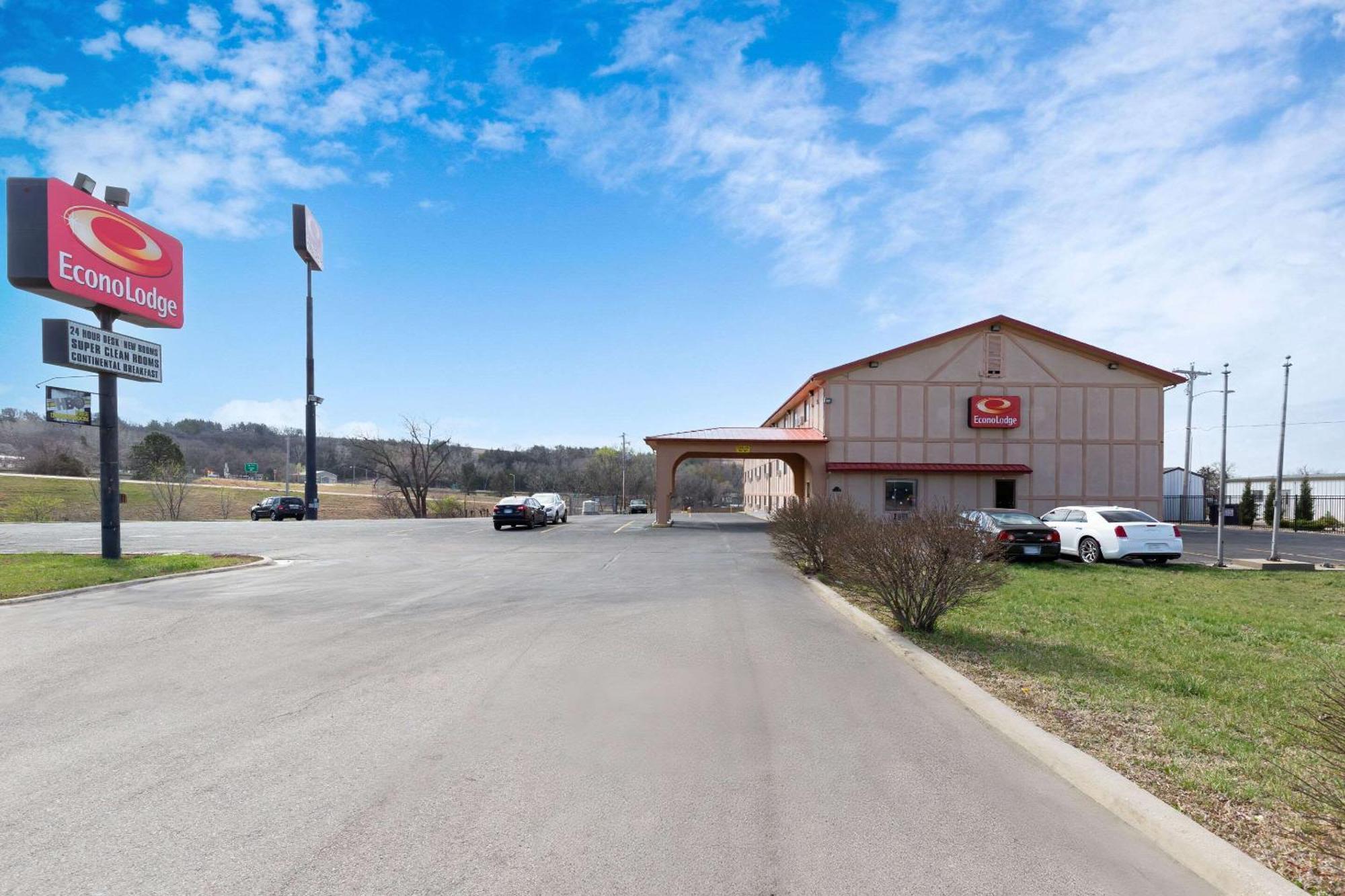 Econo Lodge Junction City I-70 Near Fort Riley Exterior foto
